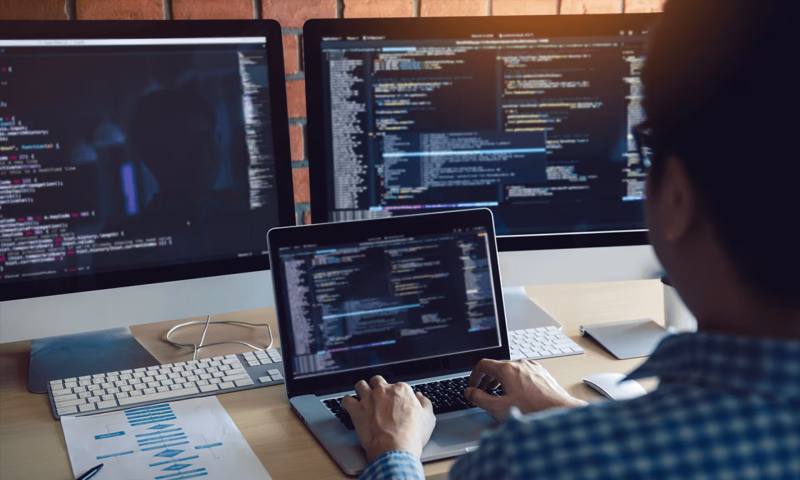 数据科学选型:R与Python如何赋能灵武市网站建设?